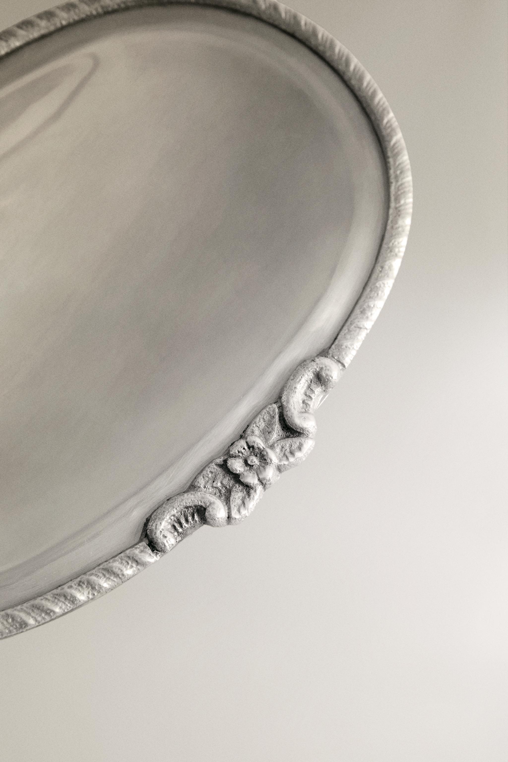 OVAL METAL BATHROOM SOAP DISH